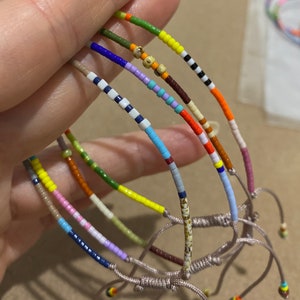 ANNA Four Season Color İnspiration Tiny Beaded Bracelet, Mixed Beaded Colorful Single Strand Adjustable Everyday Bracelet zdjęcie 10