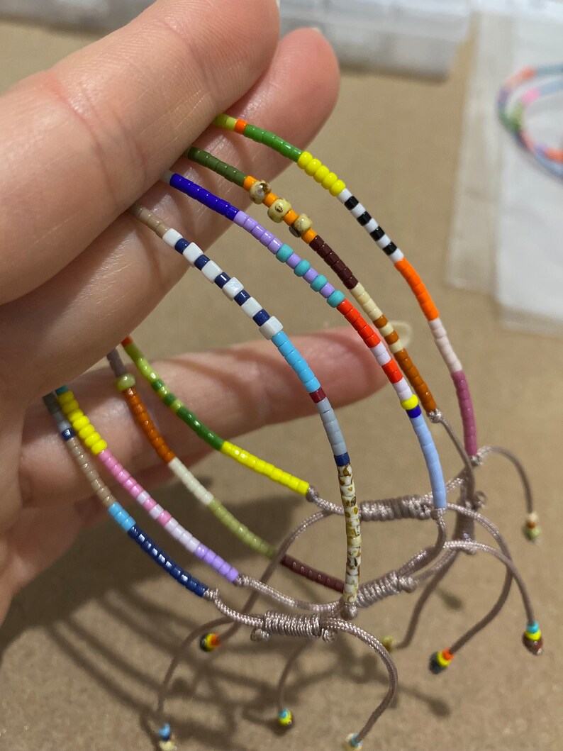 ANNA Four Season Color İnspiration Tiny Beaded Bracelet, Mixed Beaded Colorful Single Strand Adjustable Everyday Bracelet zdjęcie 10