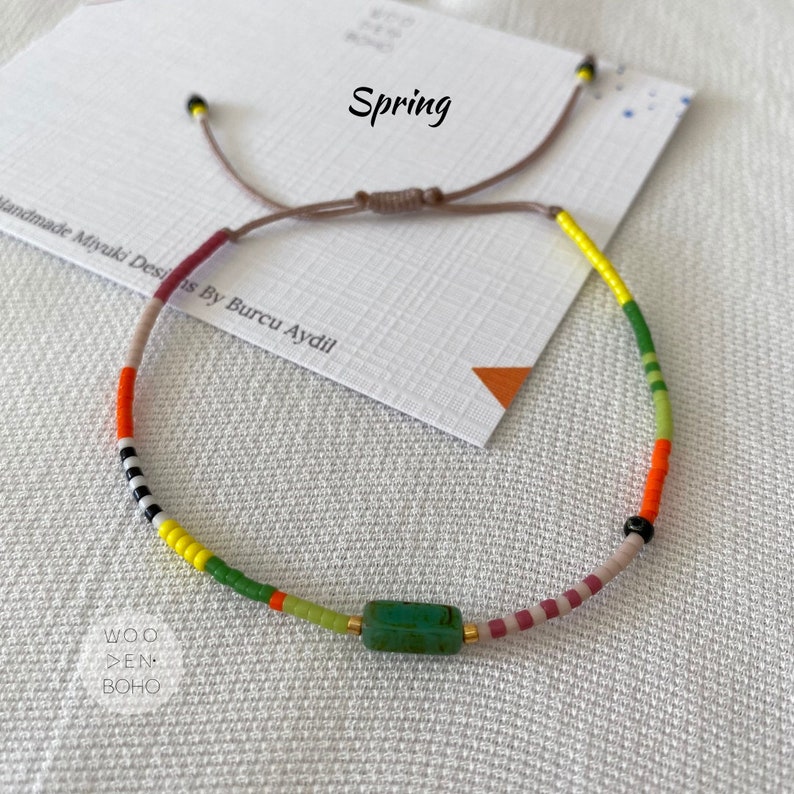 ANNA Four Season Color İnspiration Tiny Beaded Bracelet, Mixed Beaded Colorful Single Strand Adjustable Everyday Bracelet zdjęcie 5