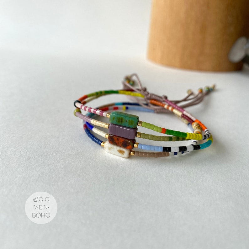 ANNA Four Season Color İnspiration Tiny Beaded Bracelet, Mixed Beaded Colorful Single Strand Adjustable Everyday Bracelet zdjęcie 2