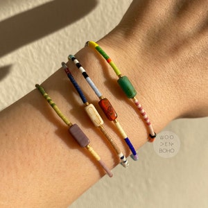 ANNA Four Season Color İnspiration Tiny Beaded Bracelet, Mixed Beaded Colorful Single Strand Adjustable Everyday Bracelet zdjęcie 4