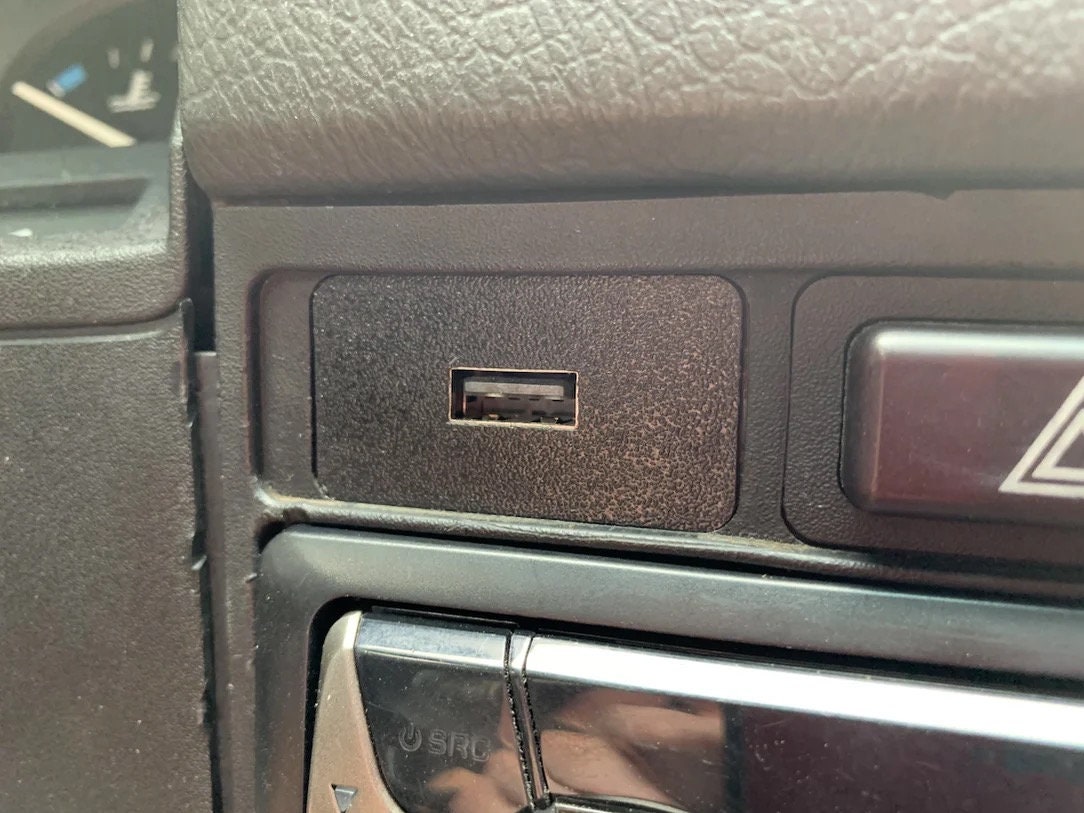BMW E30 USB Port Plug & Play OEM+ Look 325i 318i M3 325e 83-91 - Etsy