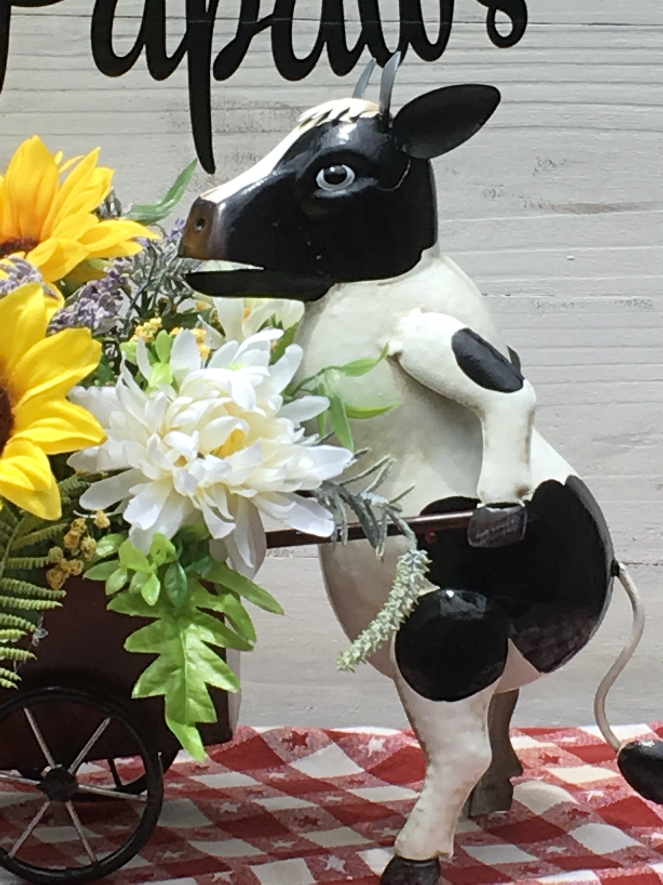 Farmhouse Centerpiece,Rustic Centerpiece,Cow Centerpiece,Cow DecorFarmhouse, Centerpiece,Cow