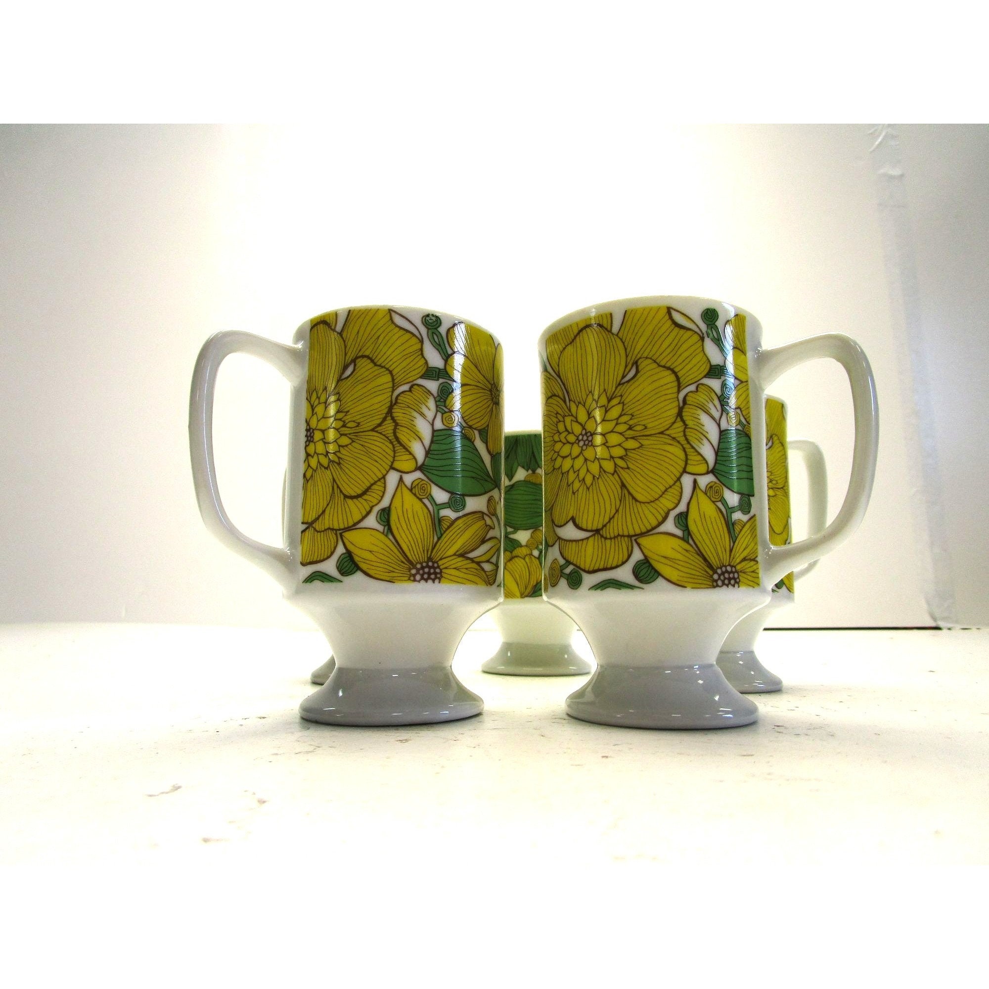 アンティーク雑貨 0601 Vintage Set of 5 Goodwood Daisy Flower Footed Pedestal Mug