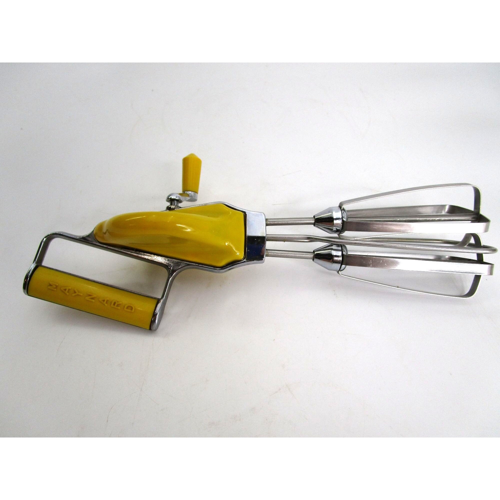 Vintage Maynard Hand Egg Beater Mixer Yellow Bakelite Angled Handle