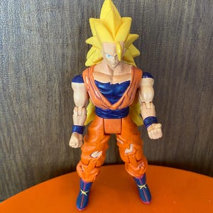 Vintage figurine Dragonball Figure - 2002 Super Saiyan 3 Goku - Irwin Striking Fighters Anime