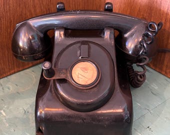 Vintage telephone Leich desk phone - early Bakelite