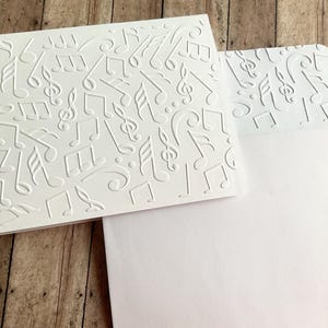 Tarjetas con notas musicales en relieve, juego de tarjetas en blanco, invitaciones para fiestas de bandas escolares, estilo elegante blanco sobre blanco, para cualquier ocasión, tema musical