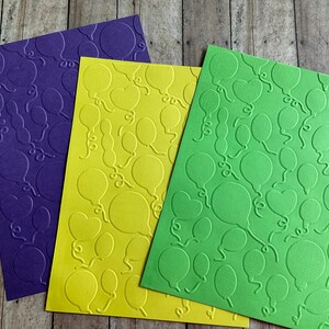 Floating Ballons geprägten Hintergrund auf hellen Karton, Card Topper, Glückwünsche, alles Gute zum Geburtstag Karte machen Lieferungen, Scrapbooking