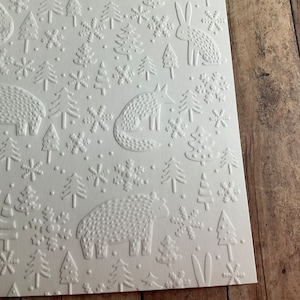 Papier gaufré thème nordique, lapin renard, recto de carte texturé, feuilles de papier cartonné forêt hivernale, dessus de carte de Noël, page de scrapbooking