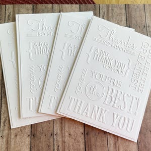 Klassieke witte bedankkaart met reliëf, dankbericht, handgemaakte A2-kaarten, set van 4, gevouwen blanco binnenkant, bestseller voor elke gelegenheid