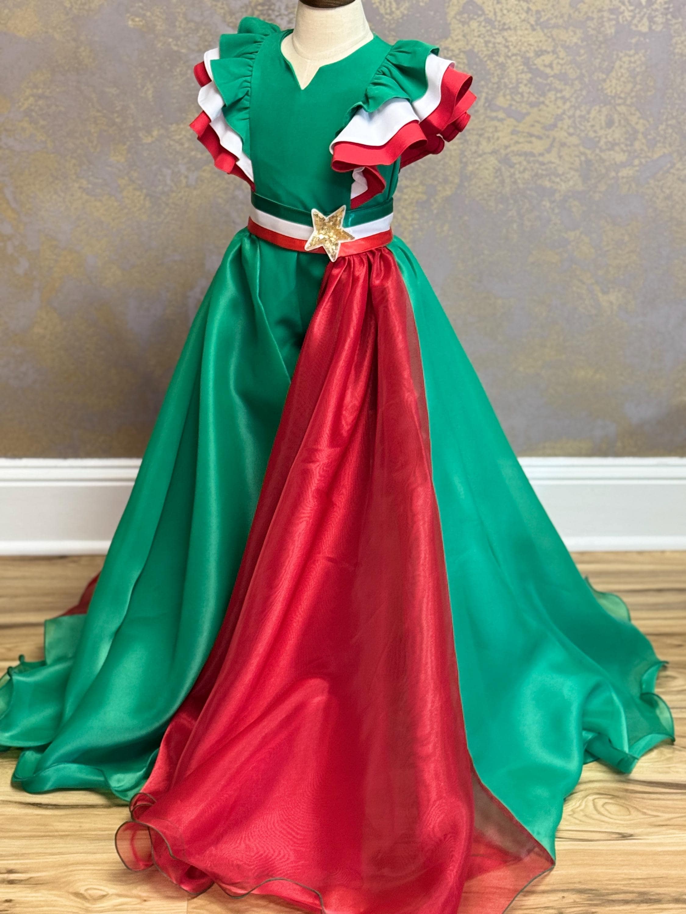 green emerald velvet dress Amazon.com: GuliriFei Women Christmas Midi Dress Sweetheart Neckline A-line  Dress Big Swing Long Sleeve Red Green Plaid Patchwork Dress (Burgundy, XXL)  : Clothing, Shoes & Jewelry