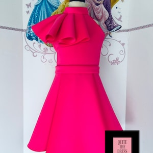 Entretien rose vif avec ceinture Robe duveteuse en néoprène pour fille Tenue décontractée rose sous-marine pour fille Concours personnalisé Robe à volants