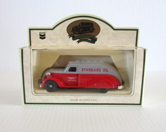 Kenworth T2000 Truck, Diecast Model Truck, 1/32 Scale Diecast