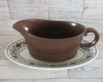 Vintage Wellesley by Wood and Sons gravy boat and plate, 1970s serving boat