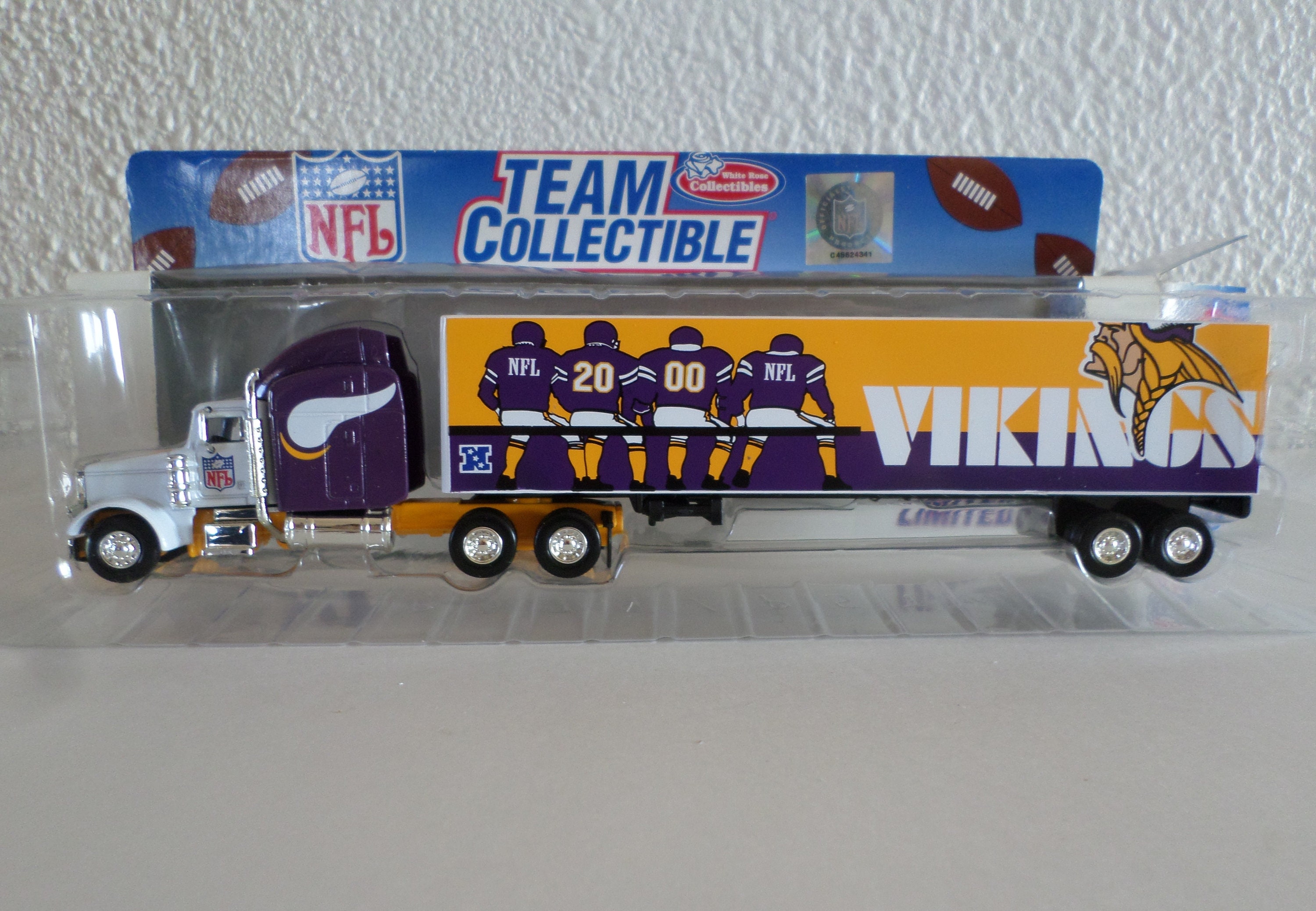 Vintage Vikings NFL Team Collectible Semi Truck Tractor 