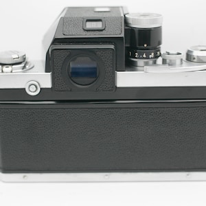 Nikon F w/ Photomic T Film SLR Camera