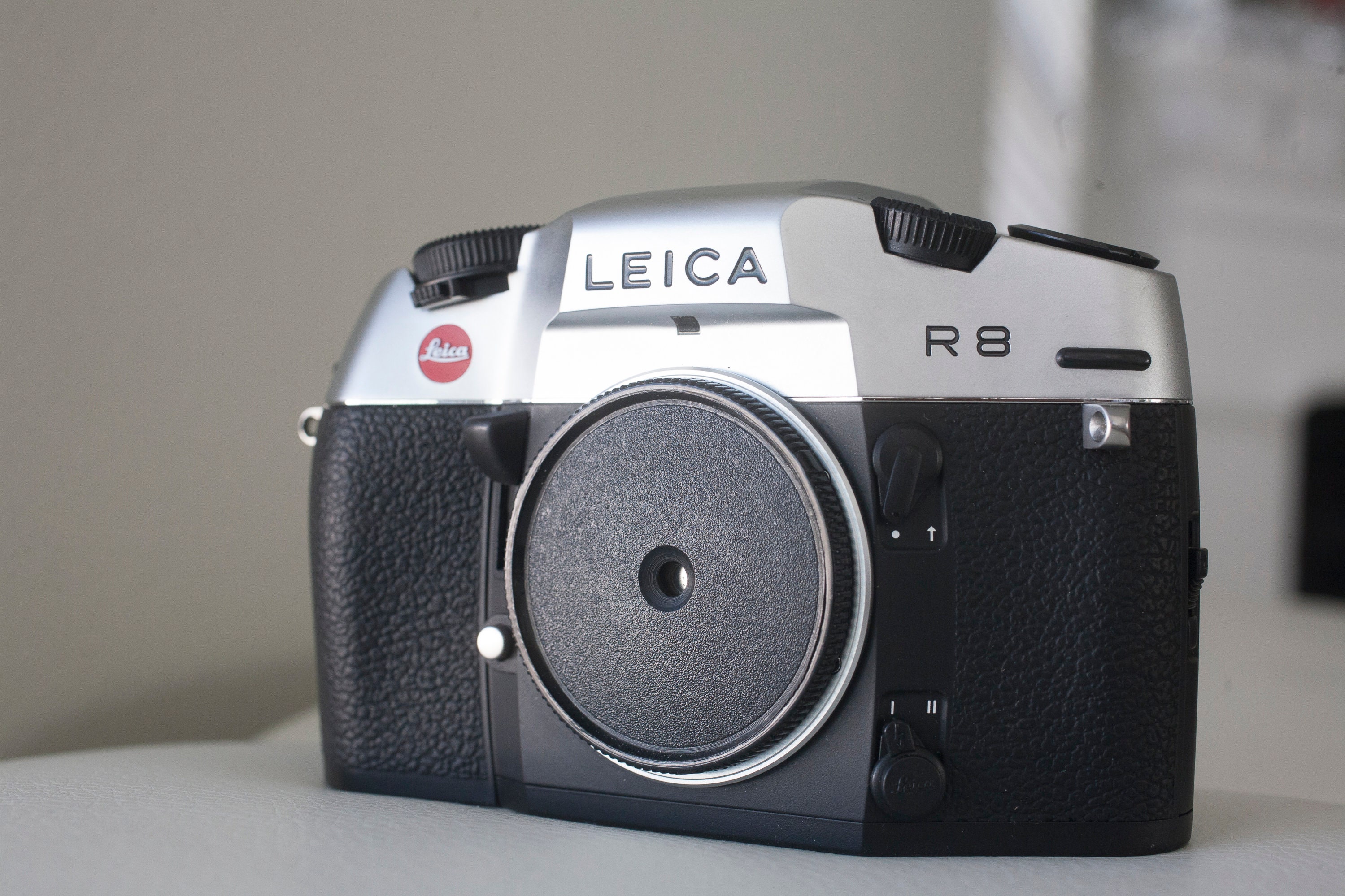 Leica R8 SLR camera body