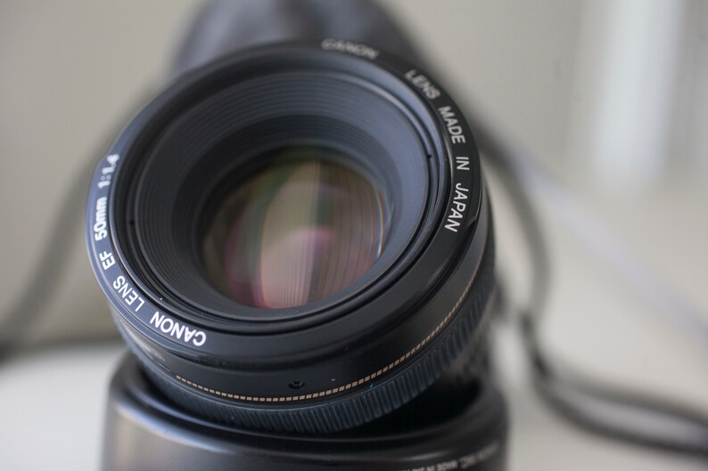 Fall Special Canon 50mm f1.4 EF w hood pouch and caps
