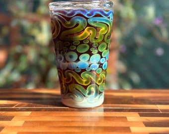 Custom pint glass handblown borosilicate glass color changing drinkware premium iridescent glass gift for beer enthusiast