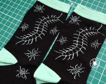 Calcetines de insectos / espeluznante, insecto, ciempiés, hormigas, mosca doméstica, cucaracha, espeluznante, aterrador, extraño, Halloween, gótico, emo, grunge, punk, alternativo, horror, weirdcore