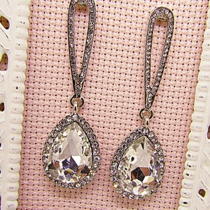 Teardrop Earrings White Crystal Earrings Wedding Earrings Bride Earrings Bridesmaid Gift Bridesmaid Earrings Bridal Jewelry