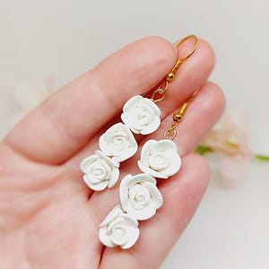 Handmade White Floral Earrings for Brides, Elegant Lightweight Polymer Clay Jewelry for Wedding Day, Bridal Gift, Romantic Flower Earrings