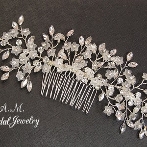 Bridal Hair Comb Flower Headpiece Bridal Headpiece Floral Bridal Hair Comb Wedding Hair Comb White Flower Hair Comb Bridal Hair Accessory