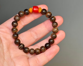 8mm High quality VIetnamese Agarwood 沉香 Bracelet  sinking with antique AKA coral.