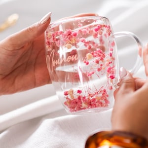Personalized mug / cup. Cup with dried flowers. Personalized gift idea.