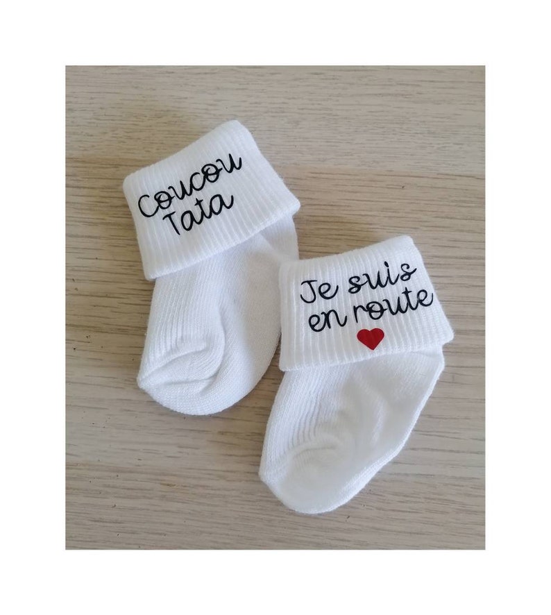 Baby socks. Pregnancy announcement. Gift idea to announce a surprise. Future grandparents, godmother, godfather. Personalized. France image 2