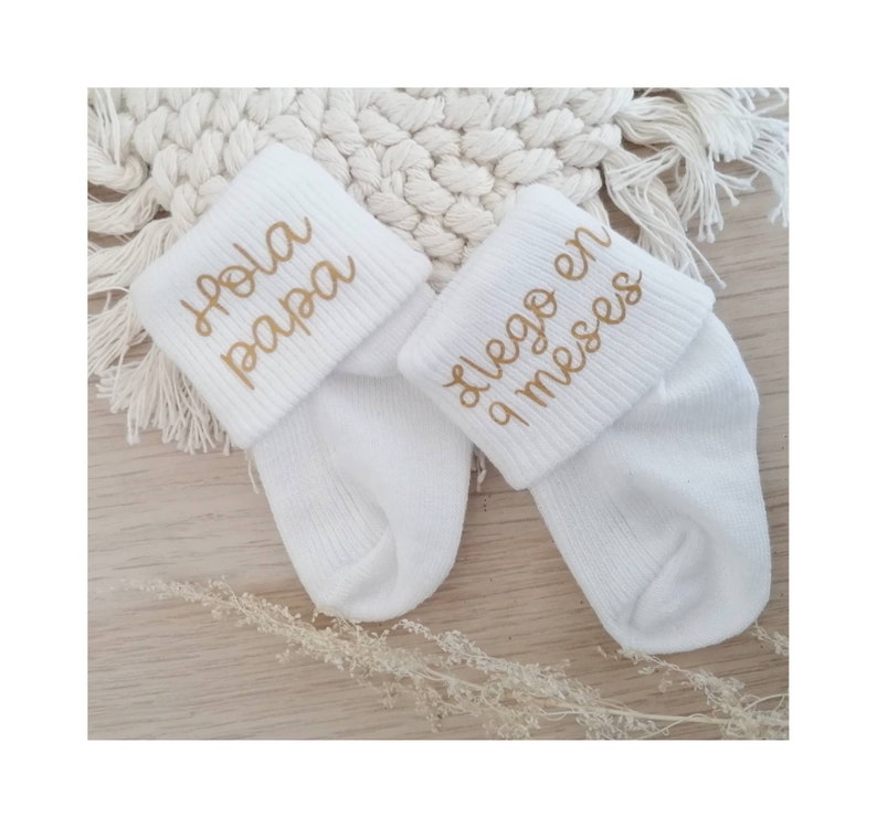 Baby socks. Pregnancy announcement. Gift idea to announce a surprise. Future grandparents, godmother, godfather. Personalized. France image 7