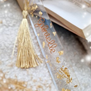 Marque Pages personnalisé.Fête des grands mère Idée Cadeau papi. Prénom ou mot personnalisé. Accessoire Livre. Résine epoxy. Fil d'aluminium