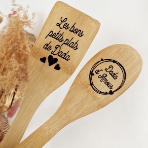 Personalisierte Küchenutensilien. Personalisierte Geschenkidee zum Muttertag, Oma, Opa. Küche, Löffel, Holzspatel. Gravur
