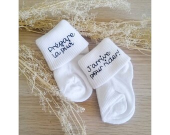 Annonce grossesse. Futur papa. Petites Chaussettes bébé. Idée cadeau. Futur grand parents, marraine, parrain. Chausson bébé