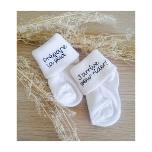 Baby socks. Pregnancy announcement. Gift idea to announce a surprise. Future grandparents, godmother, godfather. Personalized. France image 6