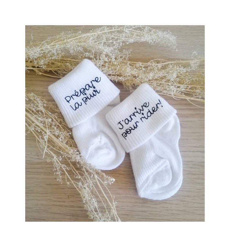 Baby socks. Pregnancy announcement. Gift idea to announce a surprise. Future grandparents, godmother, godfather. Personalized. France image 6