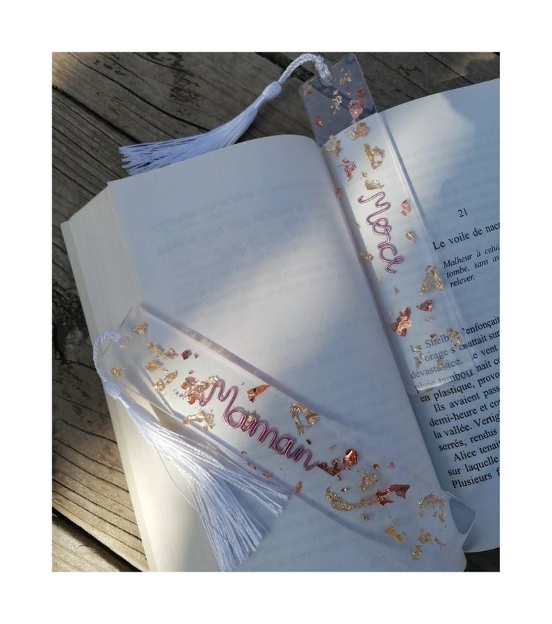 Personalized Pages brand. Gift idea. Personalized first name or word. Book accessory. Epoxy resin. Mother's Day, birthday. image 2