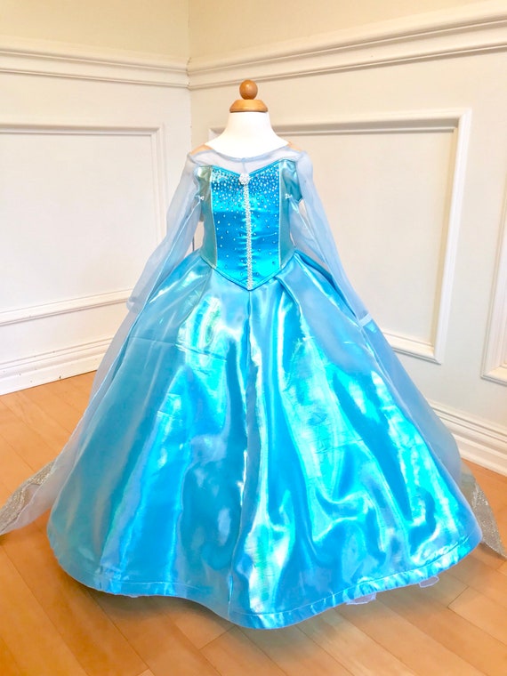 elsa costume deluxe
