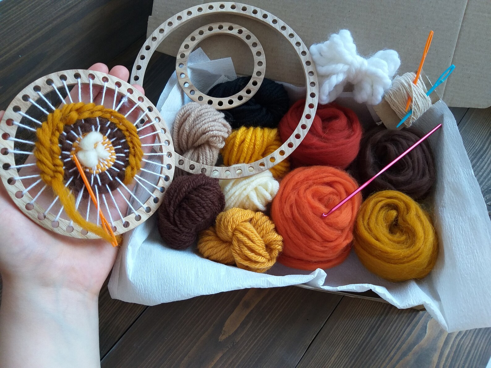 3 pack of round looms Wooden circle looms and yarns Weaving Etsy