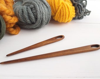 Pack of 2 weaving needles, Smooth and pointy wooden tapestry needle, hand carved tools, various length