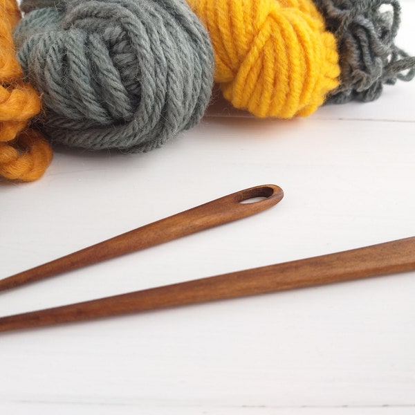 Pack of 2 weaving needles, Smooth and pointy wooden tapestry needle, hand carved tools, various length