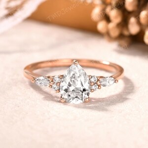 Unique Pear Cut Moissanite Engagement Ring,Rose Gold Cluster Moissanite Ring,Teardrop Wedding Band,Bridal Diamond Ring,Promise Gift for Her