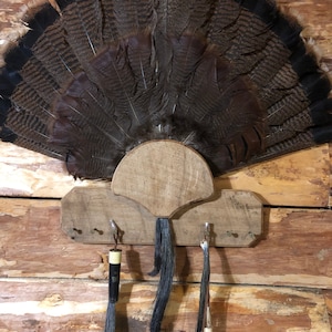 Rough sawn oak multi beard turkey fan plaque