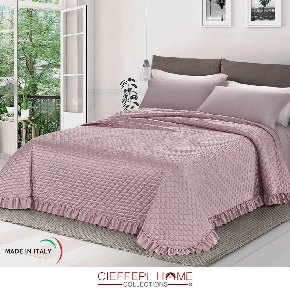 Superbe Couvre Lit Jete De Lit Satin Losanges Fleurs Blanc Rose Etat