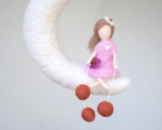 Mobile Fee auf dem Mond, Filz Elfe & Mond, Waldorf inspiriert, Mädchen Kinderzimmer Deko, Geschenk zur Geburt, Taufe, Geburtstagsgeschenk