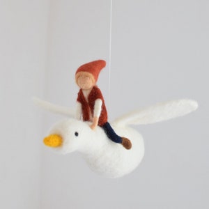 Mobile Nils Holgersson, Nadelgefilzte Gans , Filz Fantasie Figuren Mobile, Baby Geburt Geschenk Geburstag ,Kinderzimmer Deko