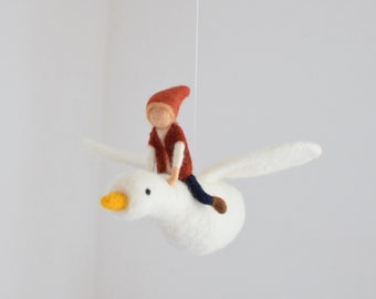 Mobile Nils Holgersson, Nadelgefilzte Gans , Filz Fantasie Figuren Mobile, Geschenk zur Geburstag & Geburt ,Kinderzimmer Deko