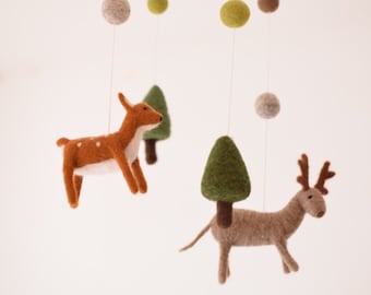 Mobile Wald, Mobile pour bébé mit Waldtieren, Filtz Hirsch Reh und Bäume, Kinderzimmer Deko, Geburtsgeschenk zur Geburt