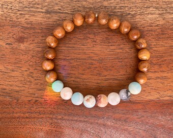 El Caballero de Espadas~ Pulsera de Amazonita y Sándalo, Madera Natural y Piedras Preciosas